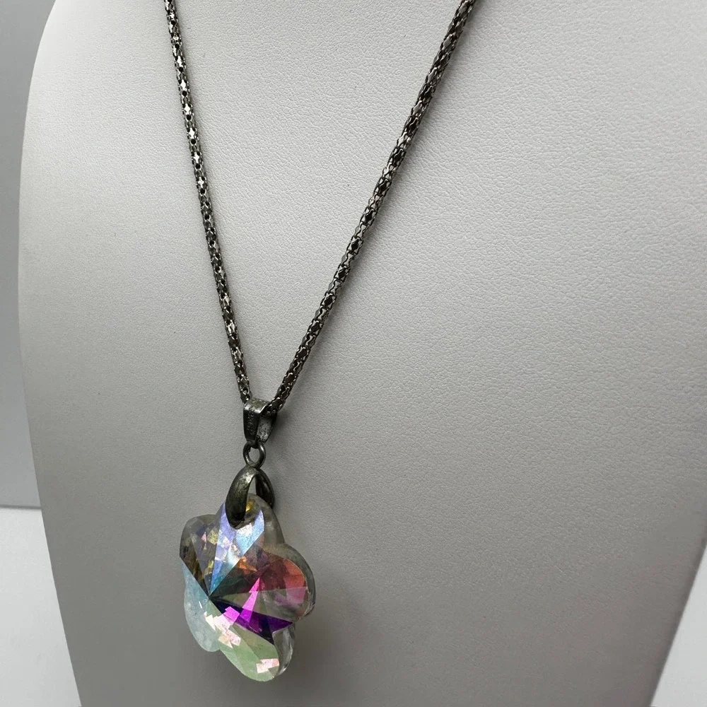 Vintage 90s Borealis Flower Pendant Necklace Boho Women's Classic Jewelry
